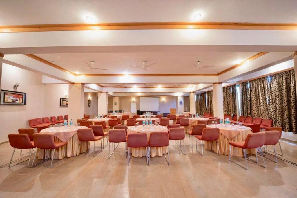 צ'איל Nature View Resort !! A Four Star Lavish & Luxury Resort מראה חיצוני תמונה